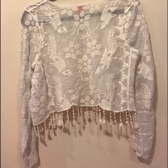 NWT Chelsea & Violet long sleeve fringe crop top - Picture 2 of 4